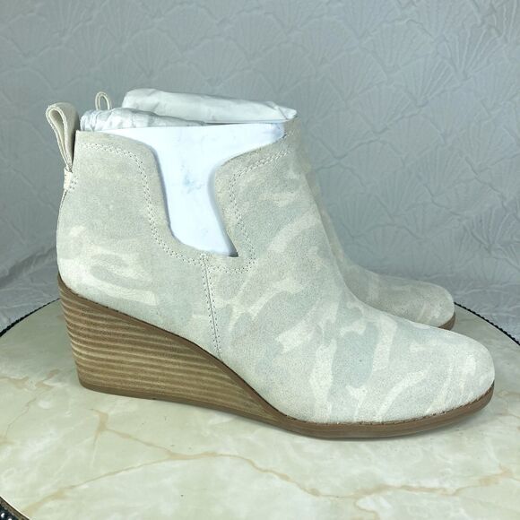 TOMS Ankle Wedge Booties 8.5 Grey Camo Suede Western Comfort Rodeo Platform New - Picture 1 of 12
